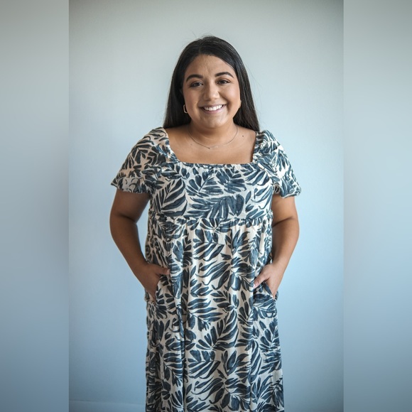 Botanical Print Midi Dress 🤍 - Picture 5 of 8